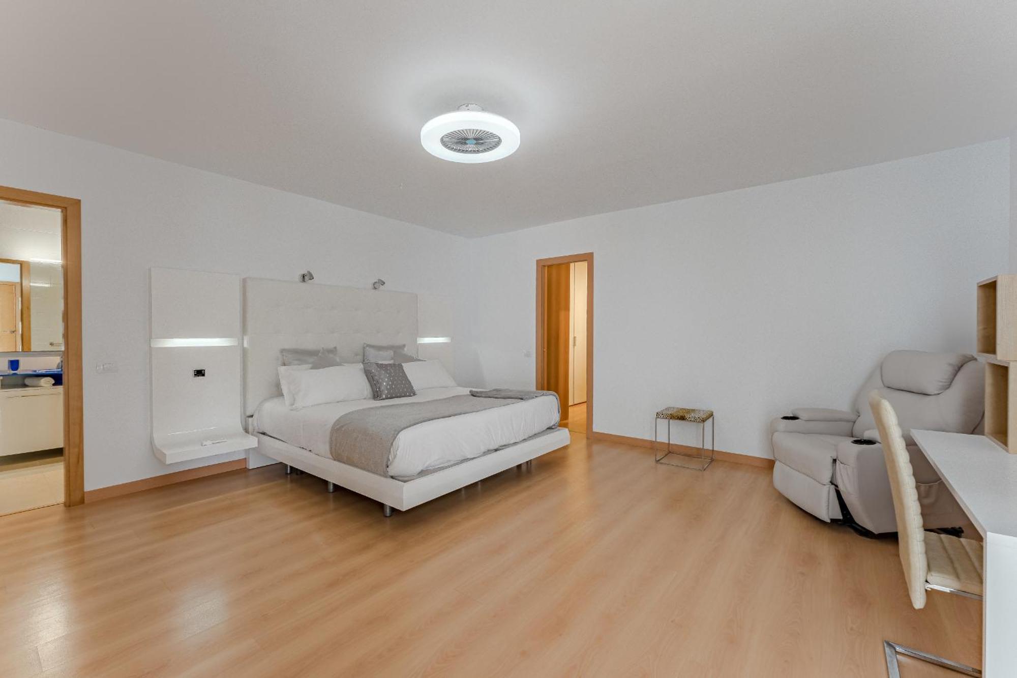 Villa The Eagles Адехе Екстериор снимка