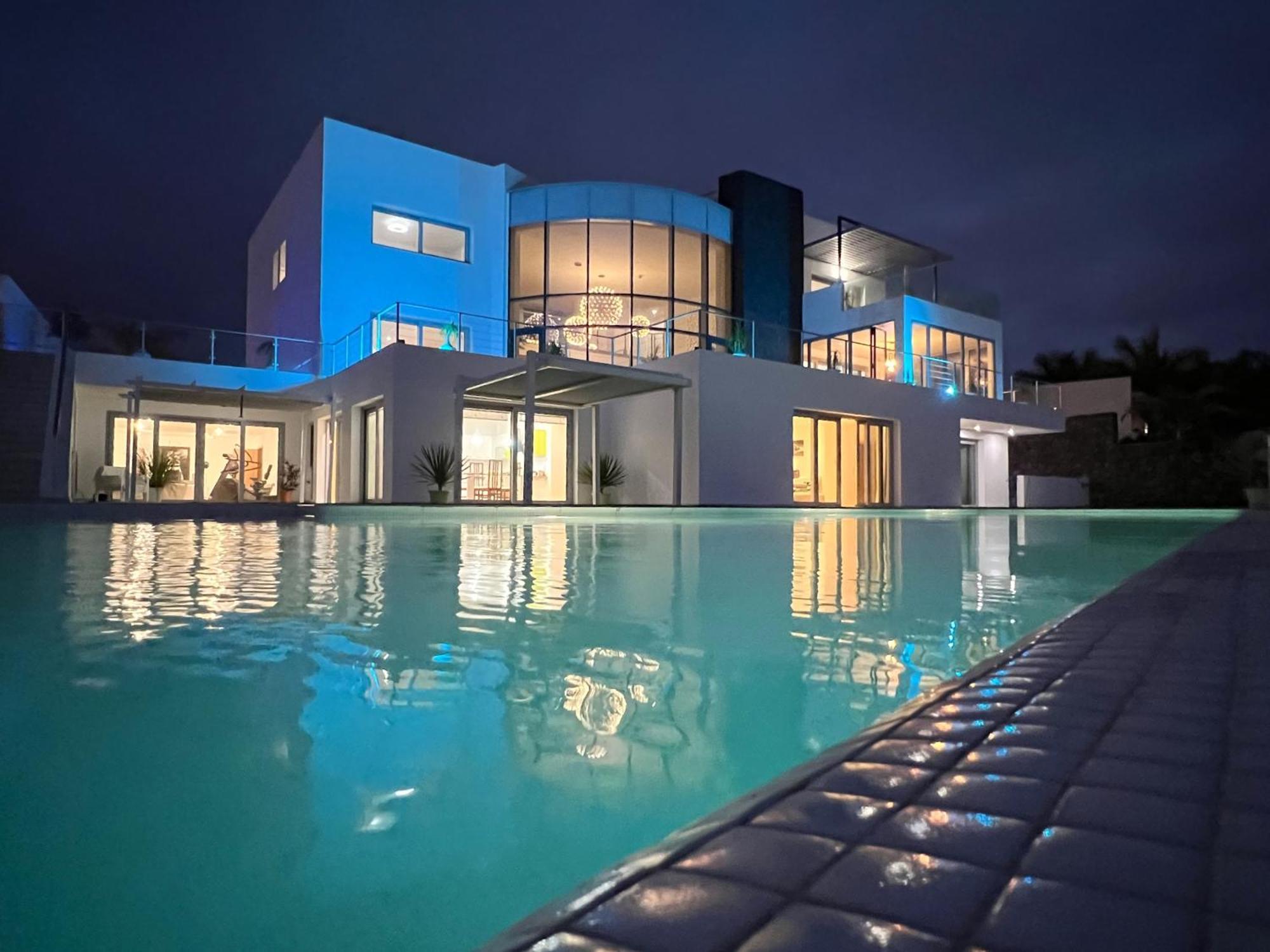 Villa The Eagles Адехе Екстериор снимка